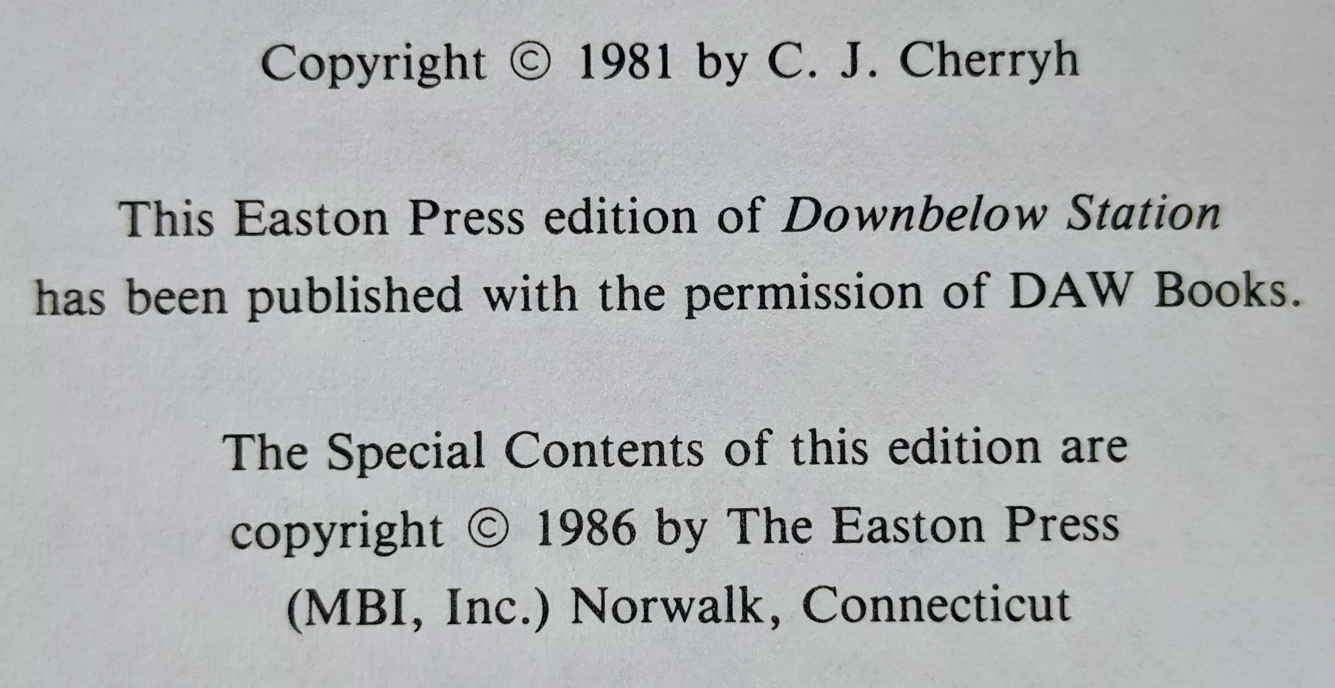 Stunning Green Leather Bound hardback book with hubbed spine, cover artwork in 22kt gold, printed on archival paper with gold gilded edges, smyth sewing & concealed muslin joints
	  - original artwork by Vincent DiFate